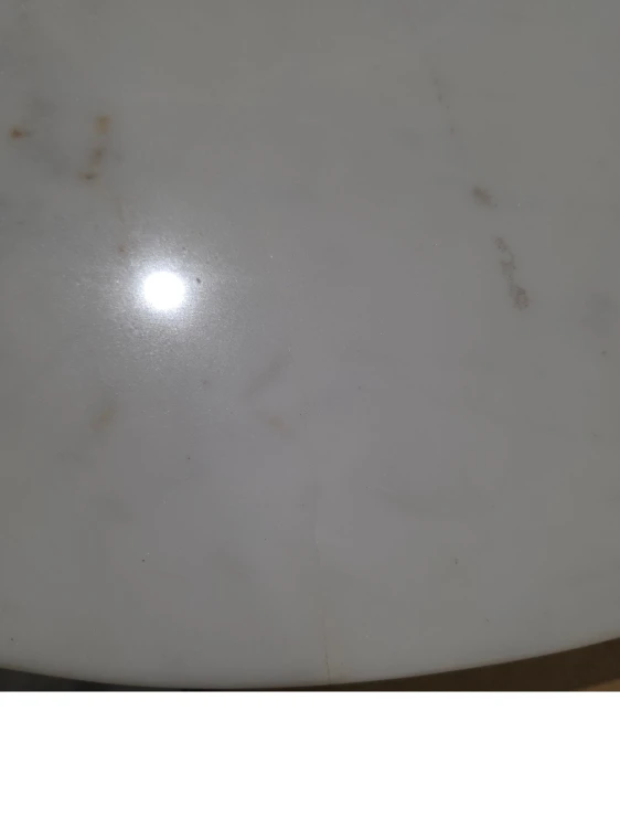 Okrągły stolik kawowy z naturalnego kamienia i drewna mango Lavinia Ø85 cm
